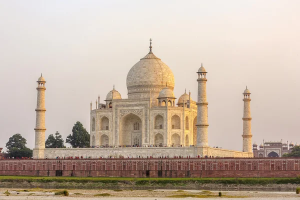 Taj mahal au coucher du soleil — Photo