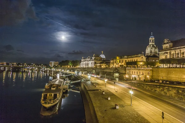 Dresda este unul dintre cele mai frumoase orase din Germania. — Fotografie, imagine de stoc