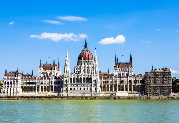 Famoso parlamento da Hungria em Budapeste — Fotografia de Stock