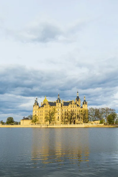 Знаменитий Шверин замок, Німеччина — стокове фото