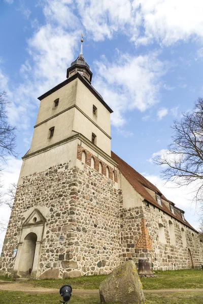 Stary kościół w małej miejscowości benz — Zdjęcie stockowe