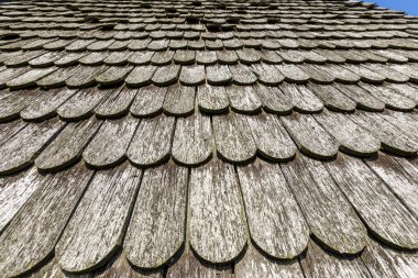 eski tarihi kahverengi ahşap çatı kiremitleri 