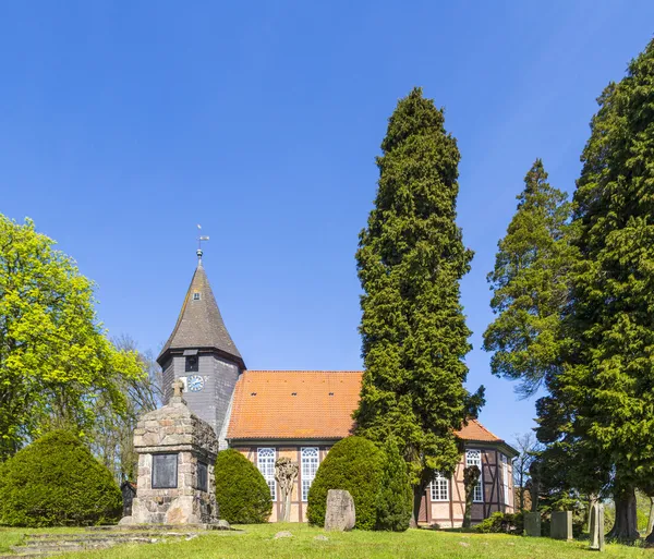 Osterheide에서 유명한 오래 된 교회 — 스톡 사진