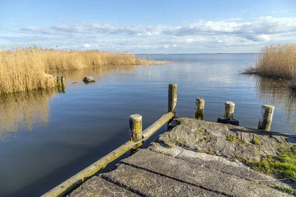 Velho estágio de desembarque em Achterwasser em Usedom — Fotografia de Stock