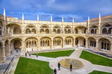 insanlar jeronimos monastery manastır ziyaret edin.