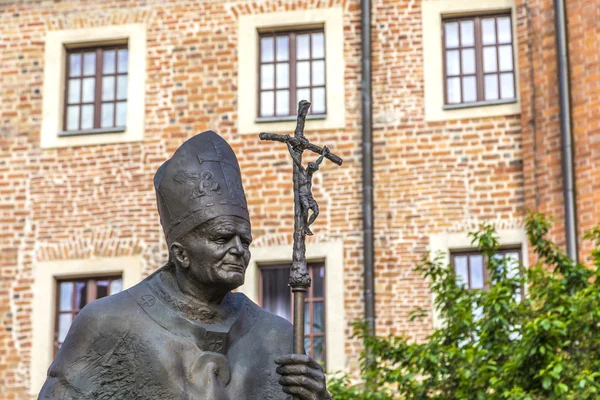 KRAKOW, POLAND - JUL 27, 2013: Statue of Pope John Paul II ( Ble — Stock Photo, Image