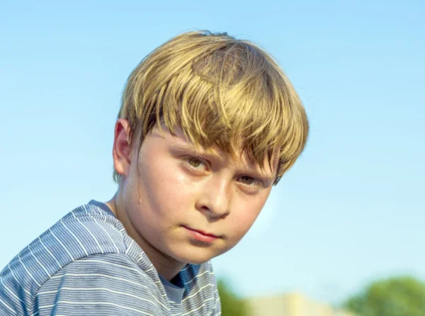 Jongen met zweten gezicht — Stockfoto