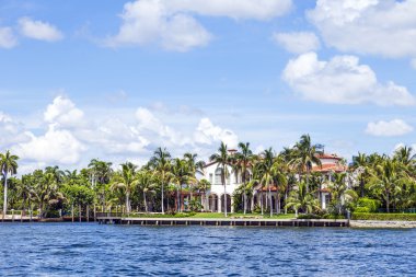 fort Lauderdale kanaldan güzel evler göster