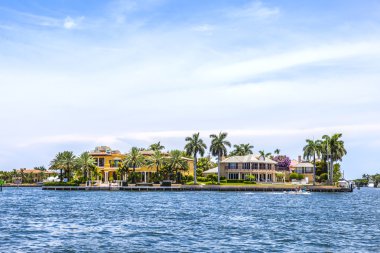fort Lauderdale kanaldan güzel evler göster