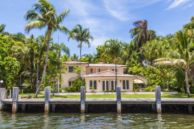 fort Lauderdale kanaldan güzel evler göster