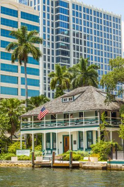 fort Lauderdale kanaldan güzel evler göster