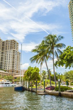 fort Lauderdale kanaldan güzel evler göster