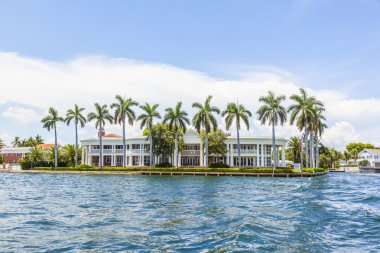 fort Lauderdale kanaldan güzel evler göster