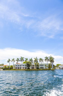 fort Lauderdale kanaldan güzel evler göster
