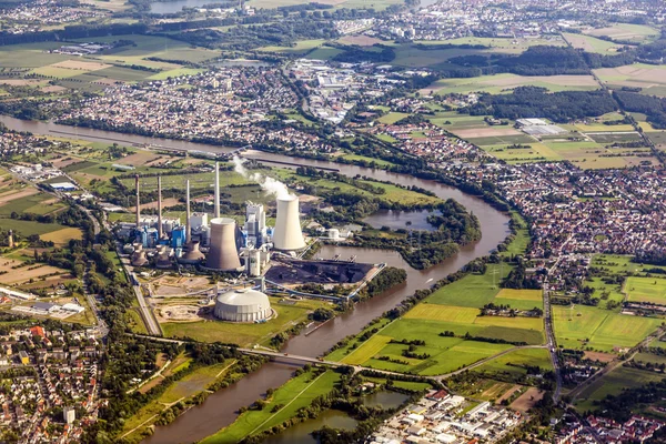 Antena de la central eléctrica de Grosskrotzenburg, río principal, Alemania — Foto de Stock