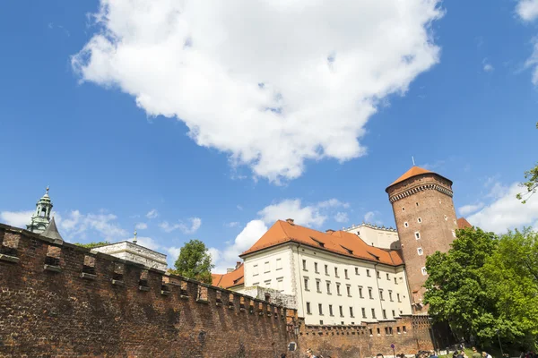 Κάστρο Wawel ηλιόλουστη ημέρα στην Κρακοβία — Φωτογραφία Αρχείου