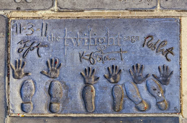 The Twilight sagas handprints in Hollywood Boulevard — Stock Photo, Image