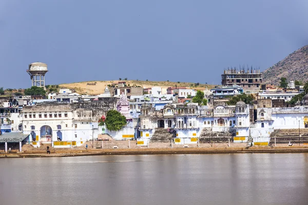 Vue du lieu sacré sacré pour la ville hindoue de Pushkar — Photo