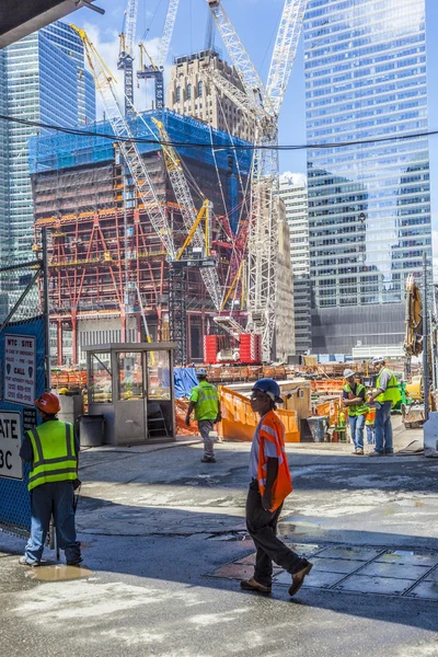 Trabalhadores no estaleiro de construção em Ground Zero, Nova Iorque — Fotografia de Stock