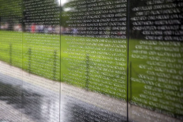 越南战争老兵纪念碑伤亡的名称 — 图库照片