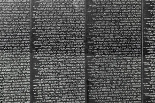 Names of Vietnam war casualties at Veterans Memorial — Stock Photo, Image