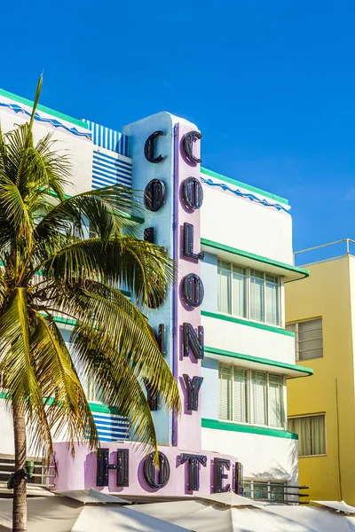 Hotel kolonie v ocean drive v oblasti south beach — Stock fotografie