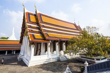 ünlü tapınağı phra sri ratana chedi TH altın folyo ile kaplı.