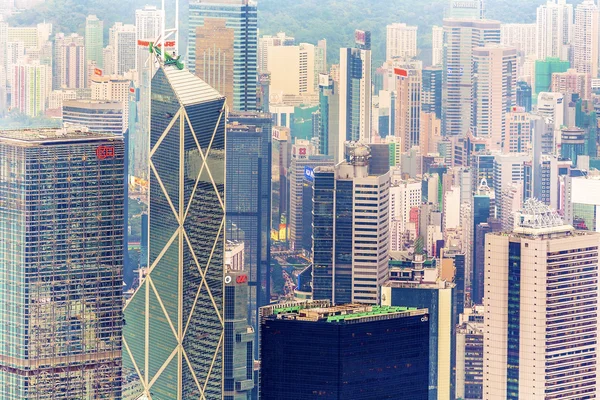 Panoramautsikt över horisonten av hong kong city från toppen — Stockfoto