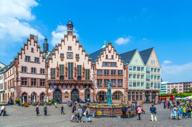 insanlar roemerberg Meydanı Frankfurt