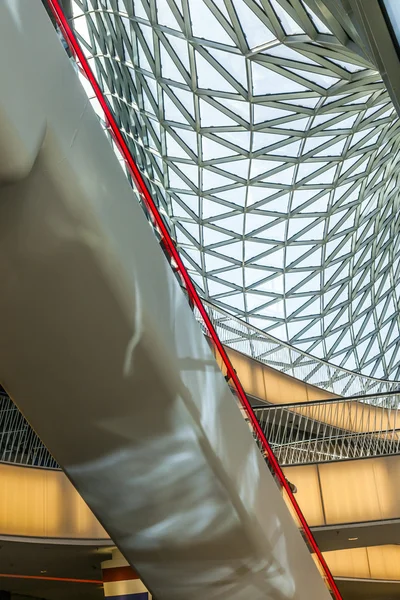 Glasarbeiten im Myzeil Center in Frankfurt — Stockfoto