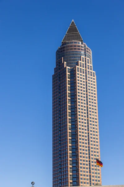 Frankfurt Ticaret Fuarı ve kule — Stok fotoğraf