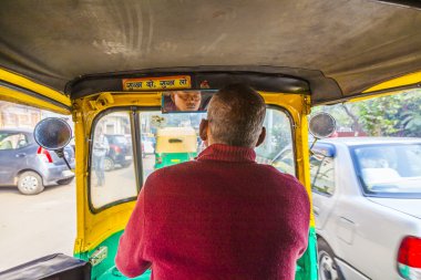 Delhi Auto çekçek taksi şoförü