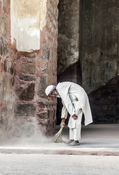 Mensen werk bij humayun's tomb — Stockfoto