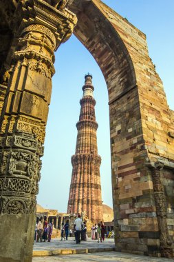 Qutub minar kule ya da qutb minar, TH en yüksek tuğla Minare
