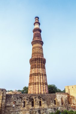 Qutub minar kule ya da qutb minar, TH en yüksek tuğla Minare