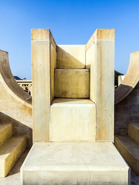 Instrumento astronómico en el observatorio Jantar Mantar — Foto de Stock