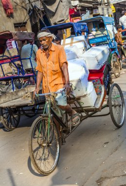dolaşmak rickshaws, sokaklarda kargo yük