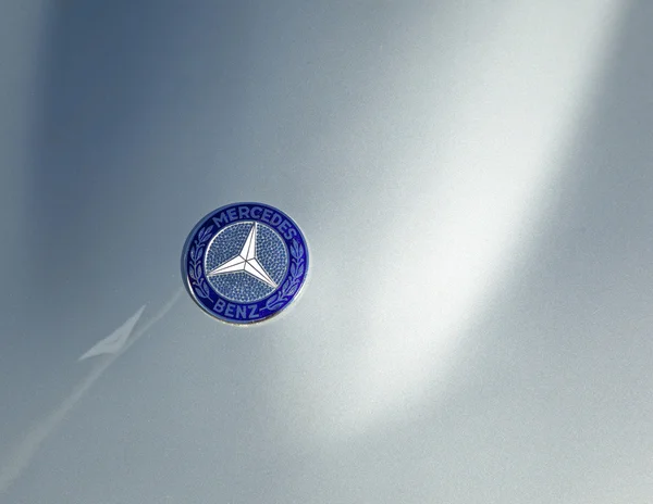 Mercedes benz teken — Stockfoto