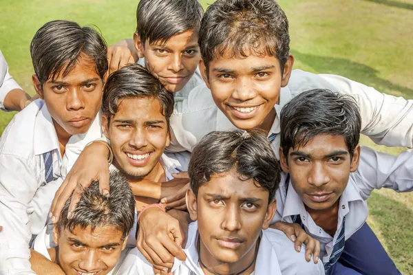 Escola visita túmulo de Humayun em Delhi — Fotografia de Stock