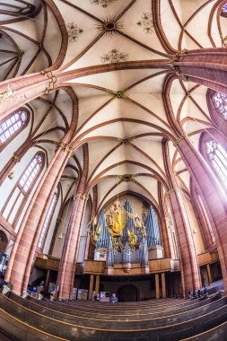 Güzel tavan ve wetzlar kubbede salonda