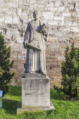 thomas muentzer muehlhausen adlı heykeli