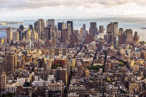 Manhattan'ın günbatımı içinde doğal görünümü — Stok fotoğraf