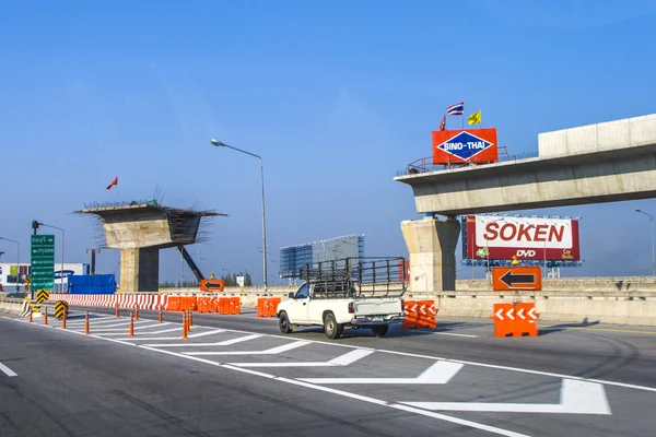 Site in opbouw van de skytrain in bangkok, thailand — Stockfoto