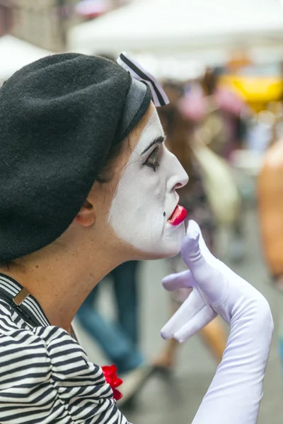 Människor fira bastille festival i 60th street i new york — Stockfoto