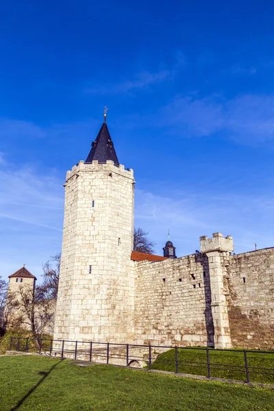 Toren van de oude stadsmuur in muehlheim — Stockfoto