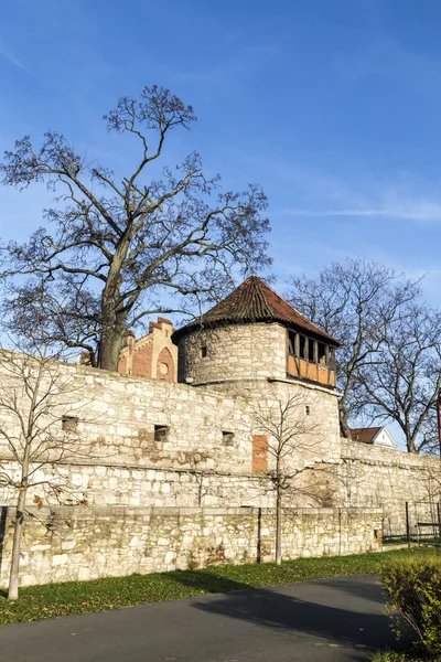 Wieża starego muru miejskiego w Muehlheim — Zdjęcie stockowe