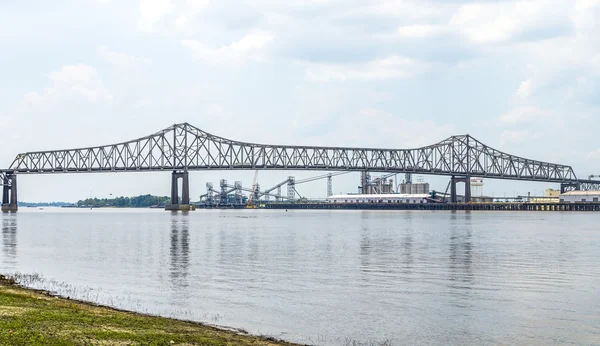 Puente del Río Mississippi en Baton Rouge Louisiana —  Fotos de Stock