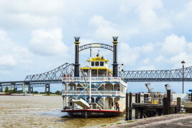ünlü missisippi paddlewheeler creola kraliçesi