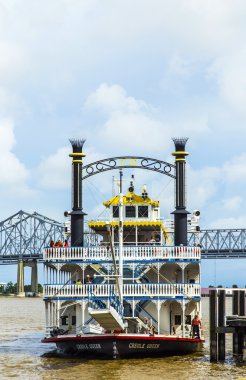 ünlü missisippi paddlewheeler creola kraliçesi