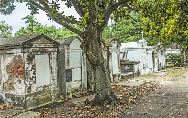拉斐特公墓在新奥尔良与历史性的墓碑 — 图库照片